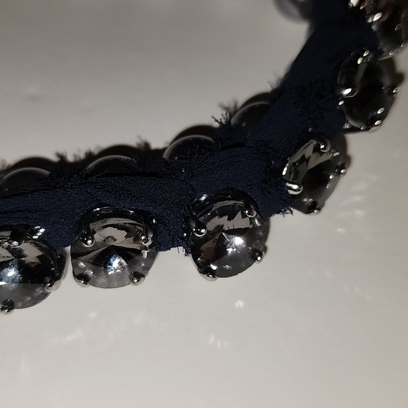 New Banana Republic Statement Necklace with Beautiful Bow Tie, NWT - Picture 5 of 15